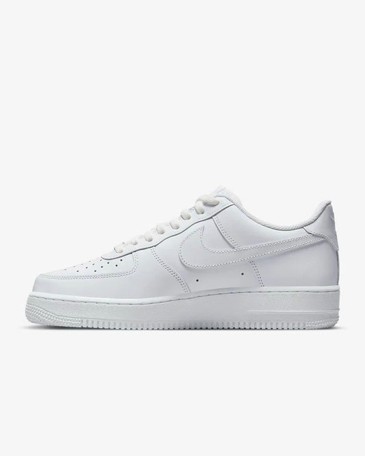 NIKE AIR FORCE 1 '07